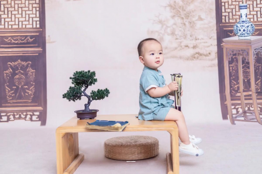 云浮宝宝眼睛肿是什么原因